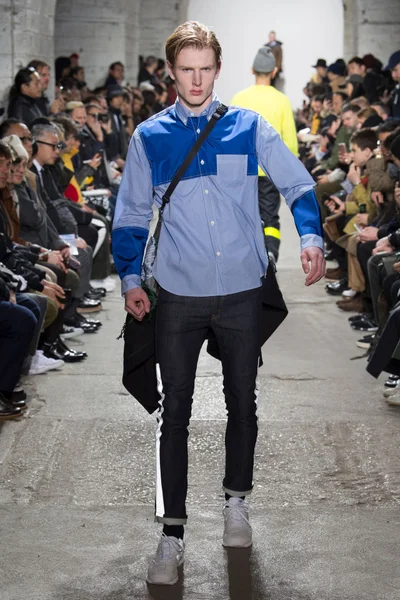 Look 24
